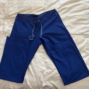 Figs Livingston. Size S.